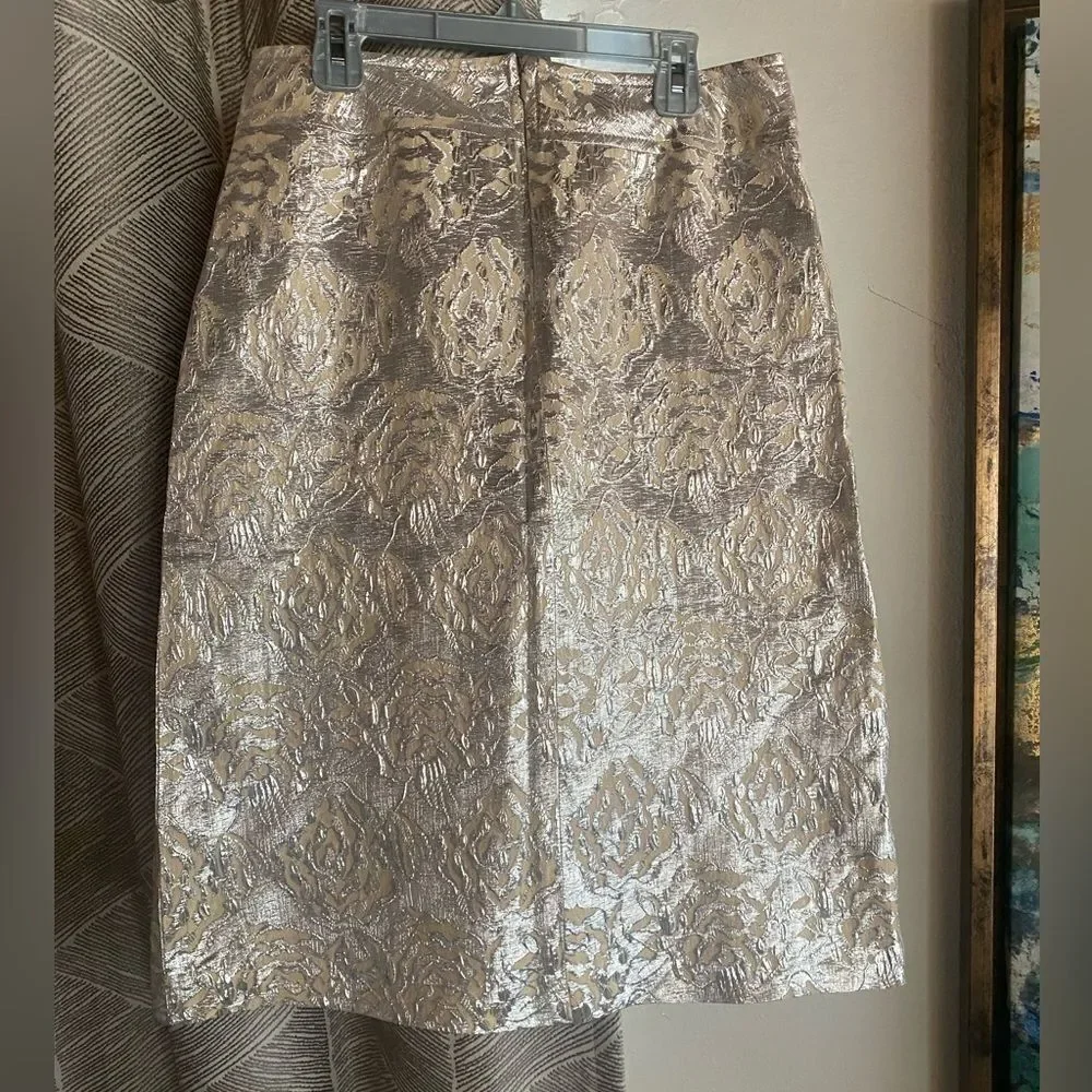 Barneys New York Skirt Sz 36 Brocade Floral  Silver Metallic Lined Made In Italy